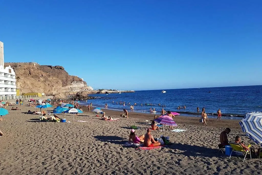 Ocean Breeze Oasis: Deluxe Beachfront Retreat with Stunning Views Playa Del Cura  Apartment Playa Del Cura (Gran Canaria)