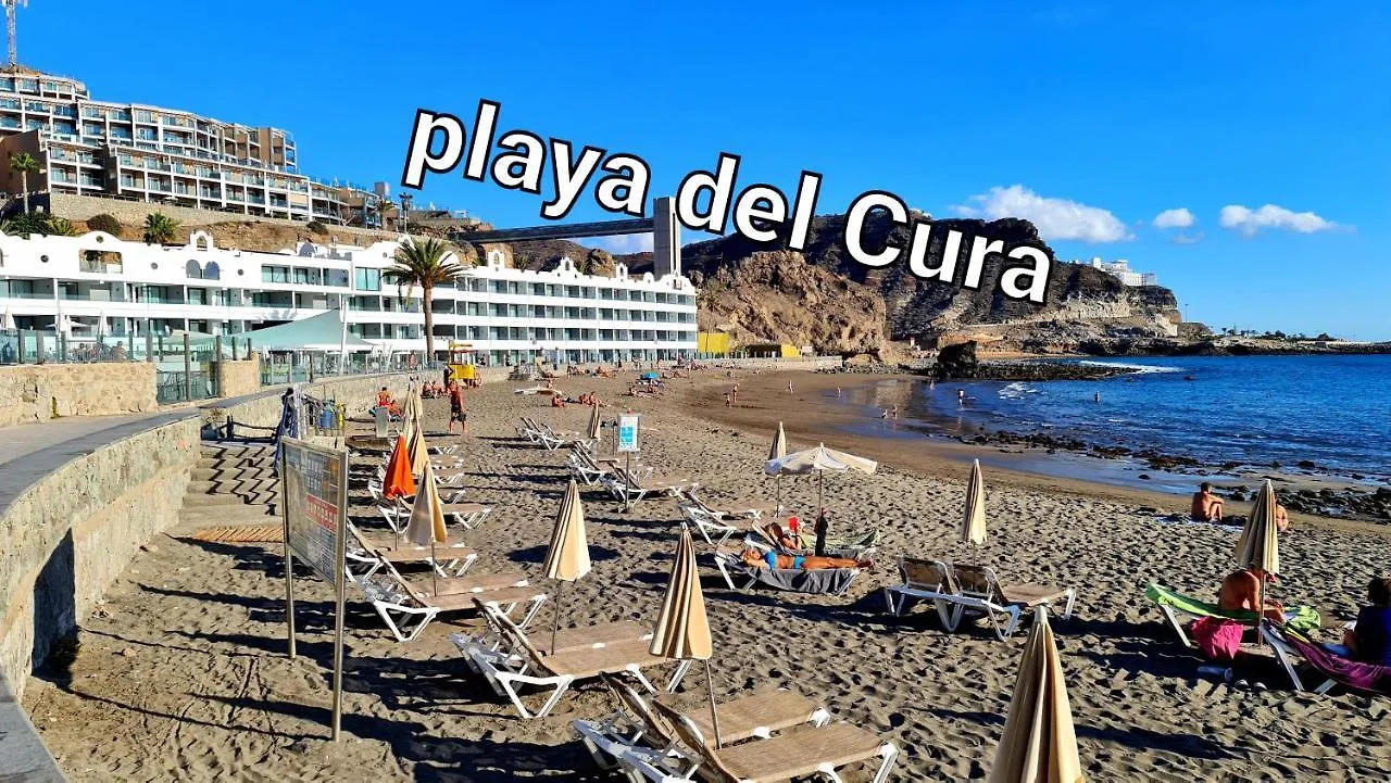 Apartment Ocean Breeze Oasis: Deluxe Beachfront Retreat with Stunning Views Playa Del Cura