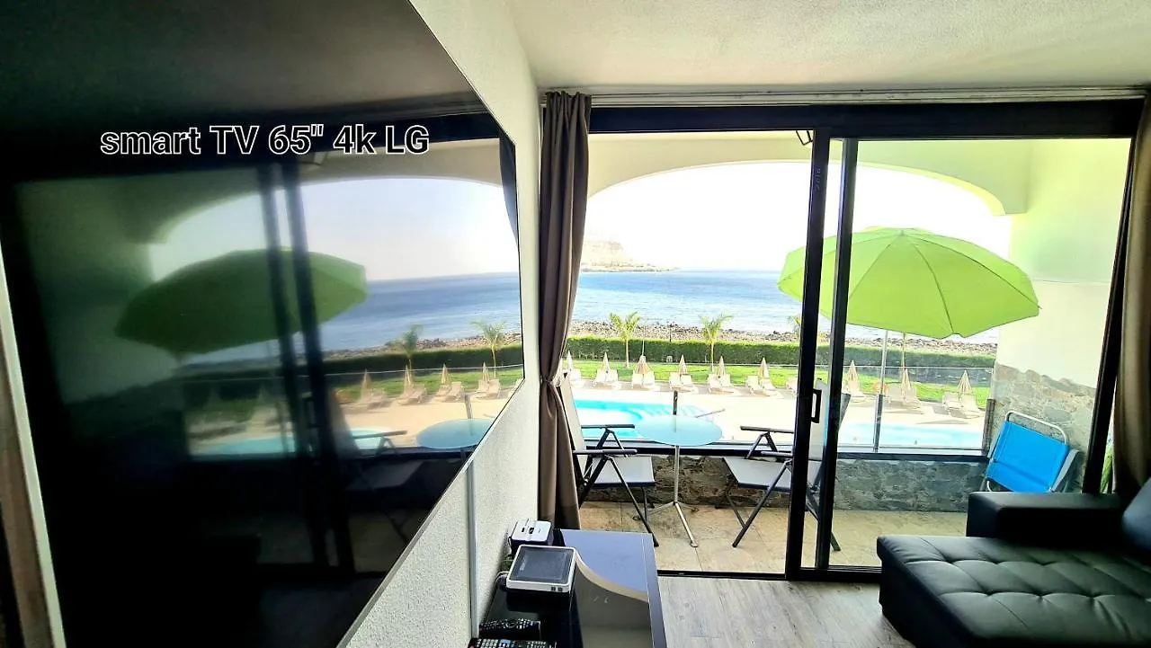 Ocean Breeze Oasis: Deluxe Beachfront Retreat with Stunning Views Playa Del Cura  0*, Playa Del Cura (Gran Canaria) Spain