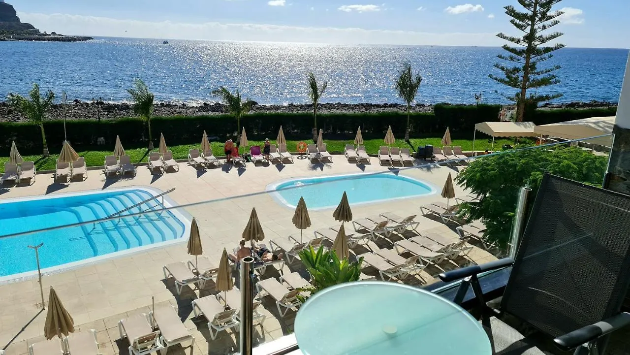 Apartment Oceanfront Deluxe-45M, 2 Big Pools,2Aircondition, 2Tv-65