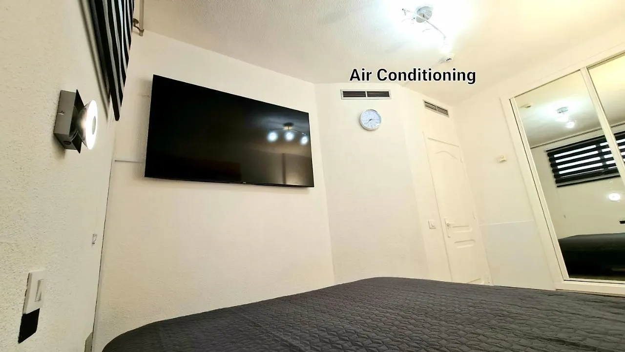 Apartment Oceanfront Deluxe-45M, 2 Big Pools,2Aircondition, 2Tv-65