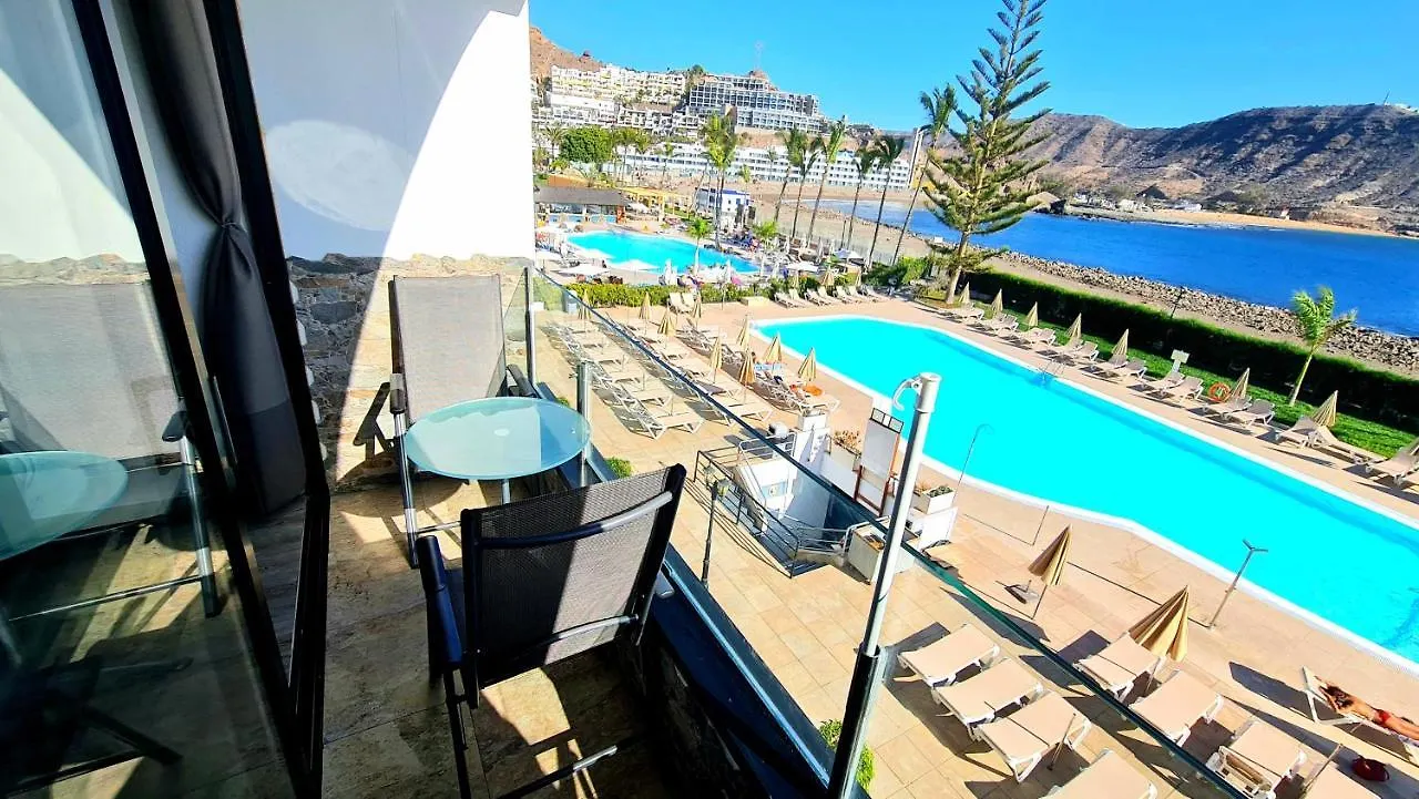 Apartment Oceanfront Deluxe-45M, 2 Big Pools,2Aircondition, 2Tv-65