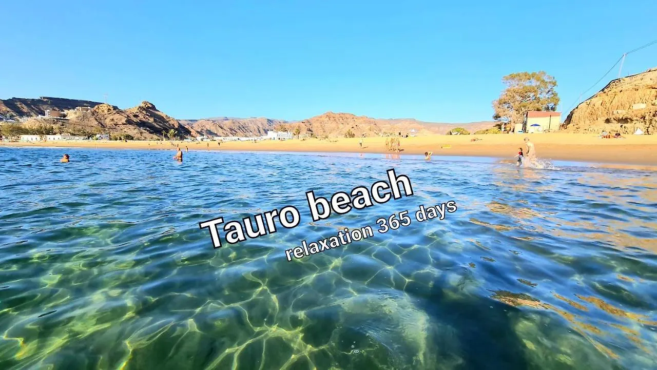 Apartment Oceanfront Deluxe-45M, 2 Big Pools,2Aircondition, 2Tv-65