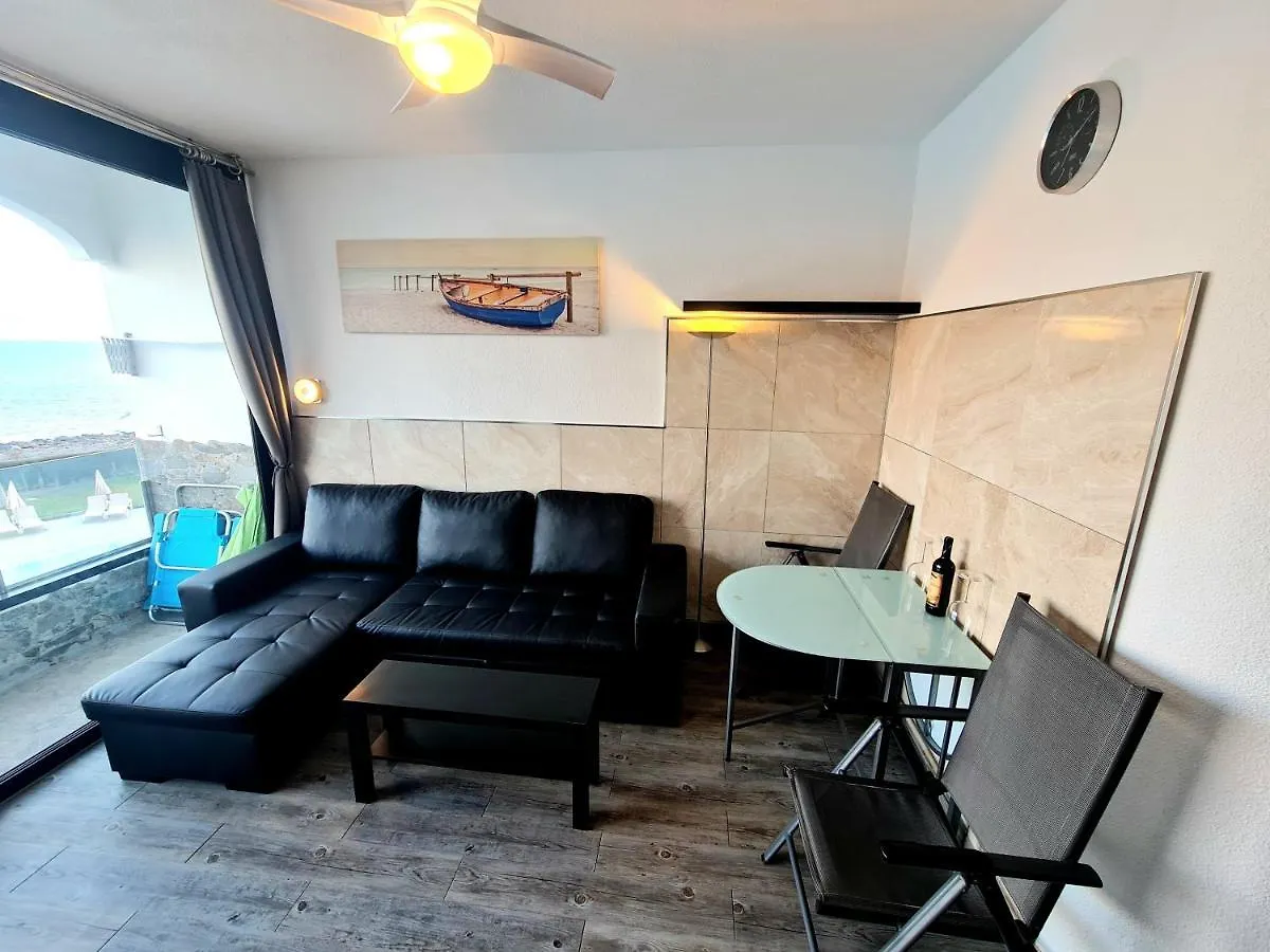 Apartment Oceanfront Deluxe-45M, 2 Big Pools,2Aircondition, 2Tv-65